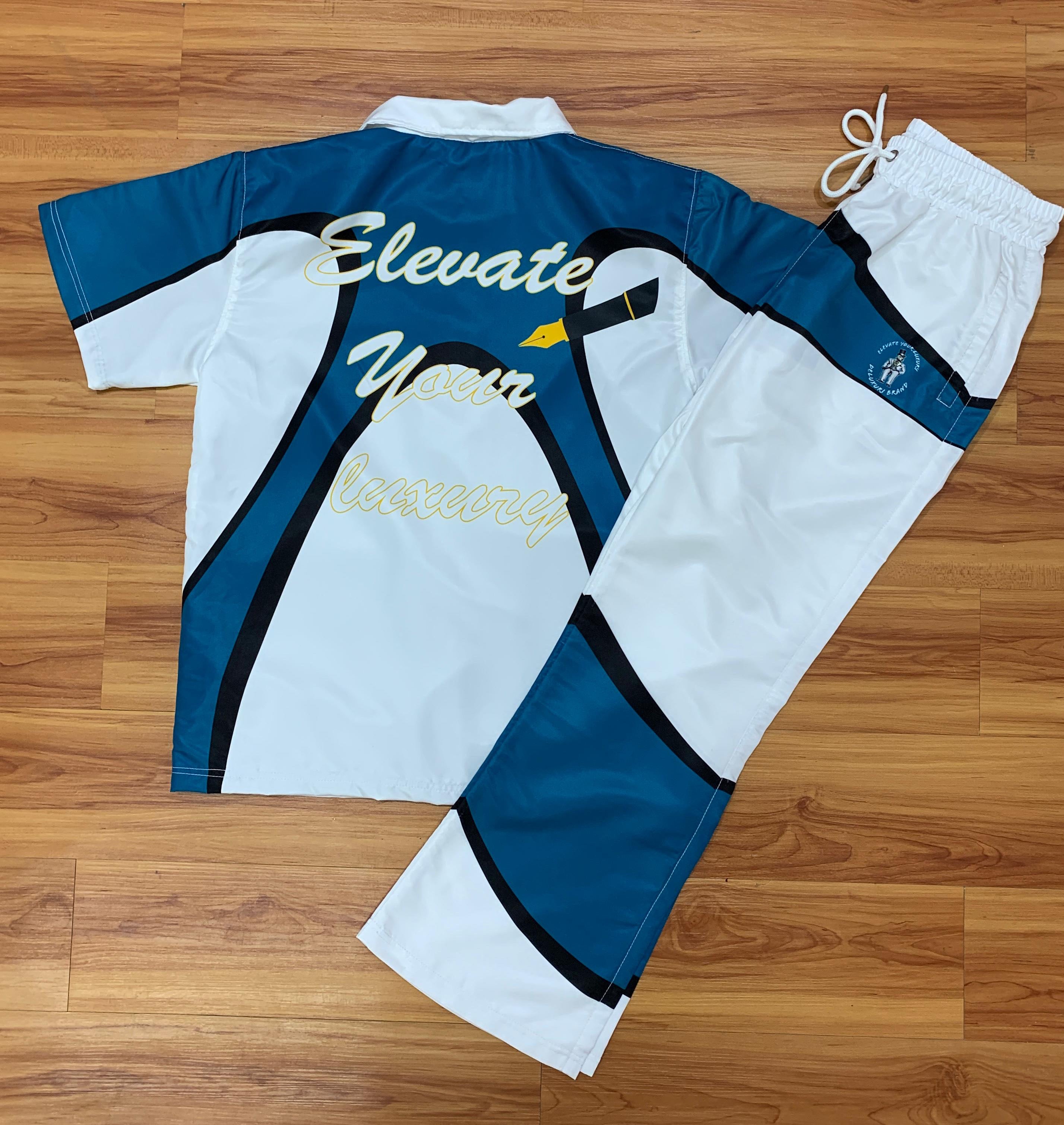 Deluxuri tracker style set