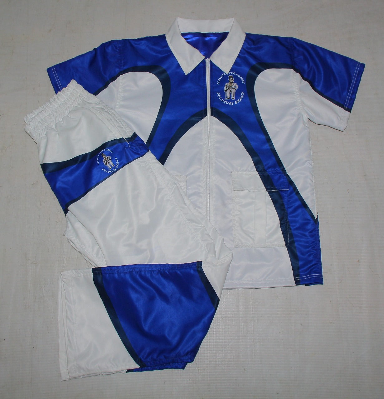 Deluxuri tracker style suit