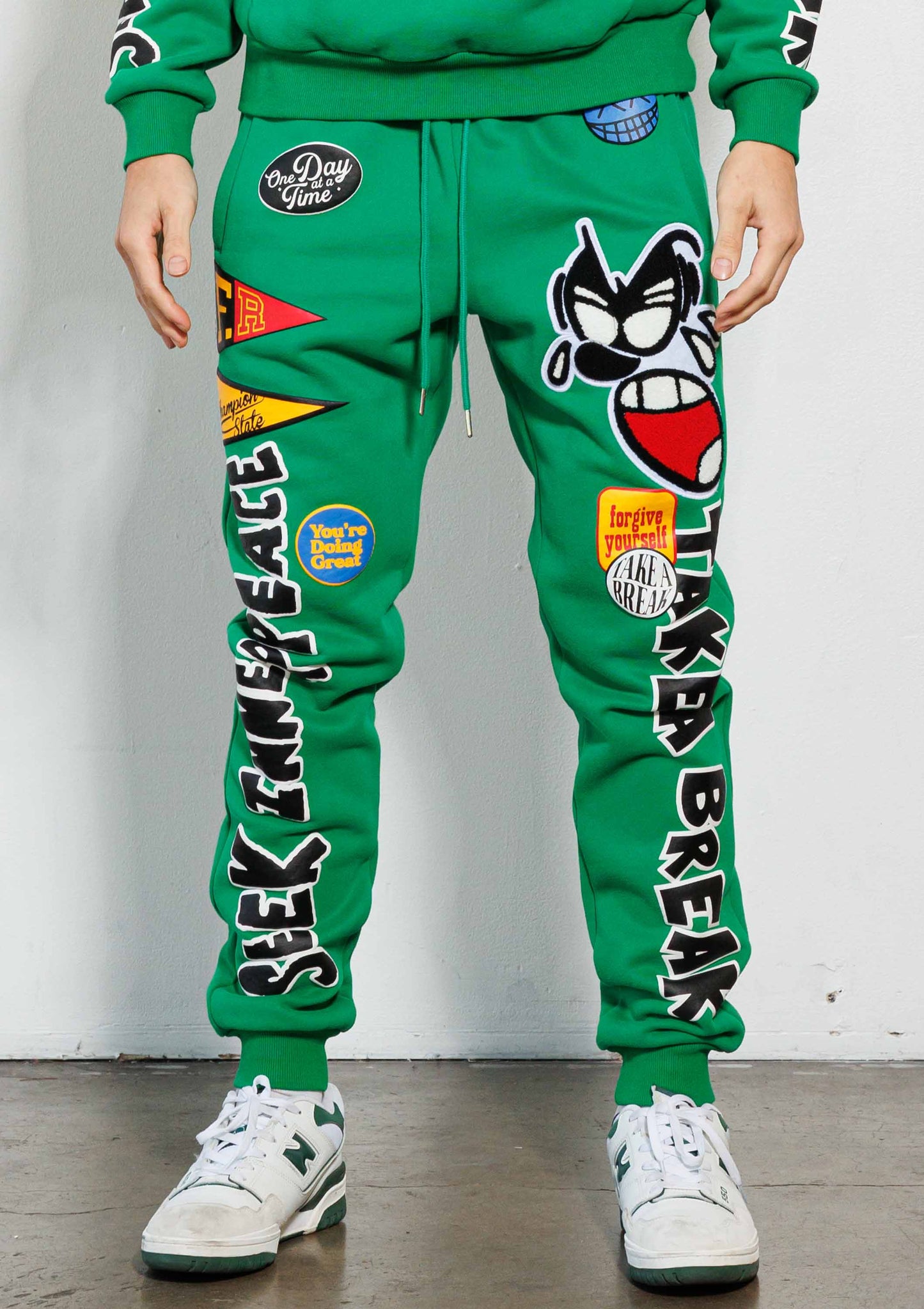 SPRING BREAK CHENILE PATCH GRAPHIC  JOGGER