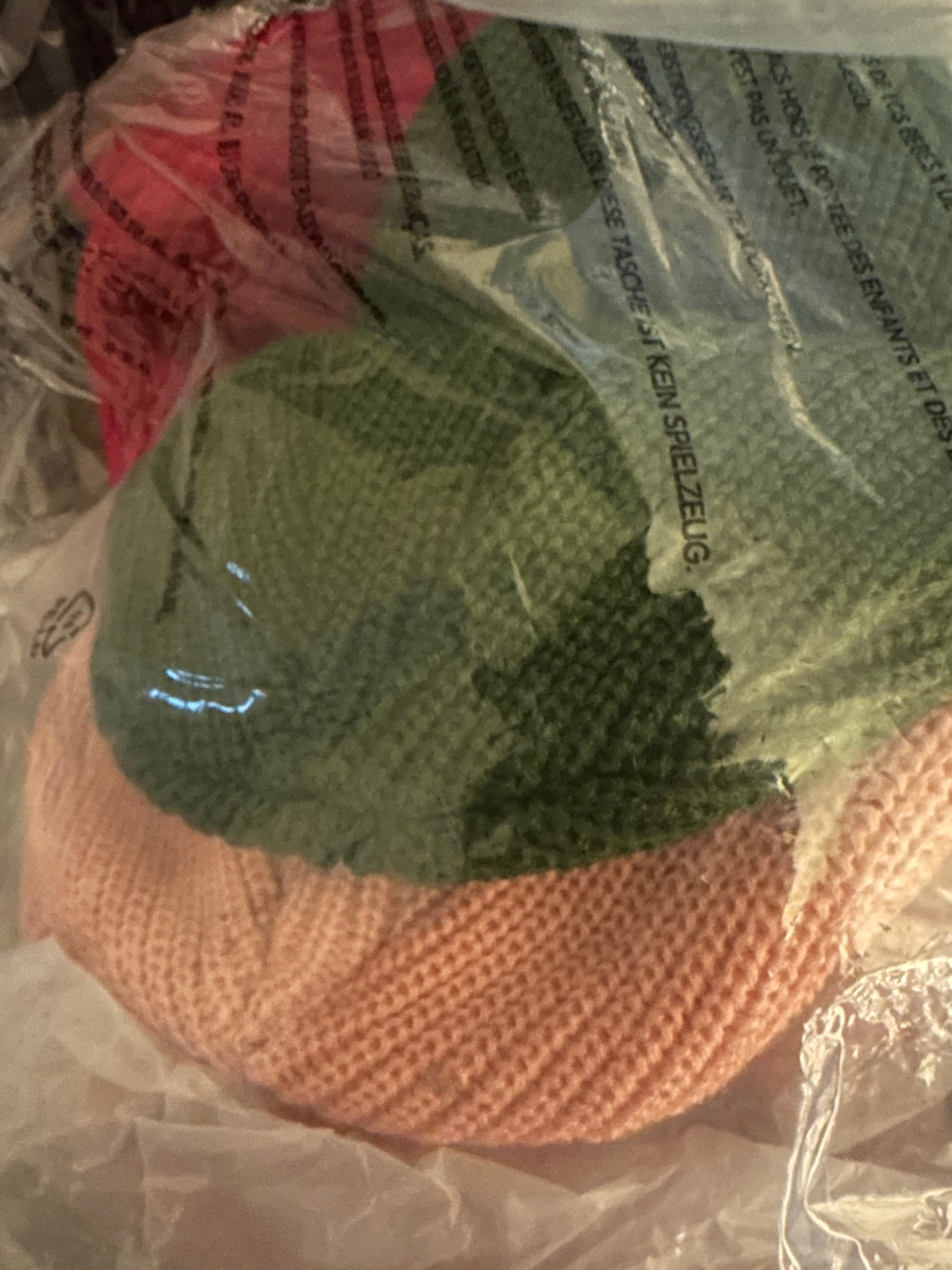 Deluxuri distressed beanie