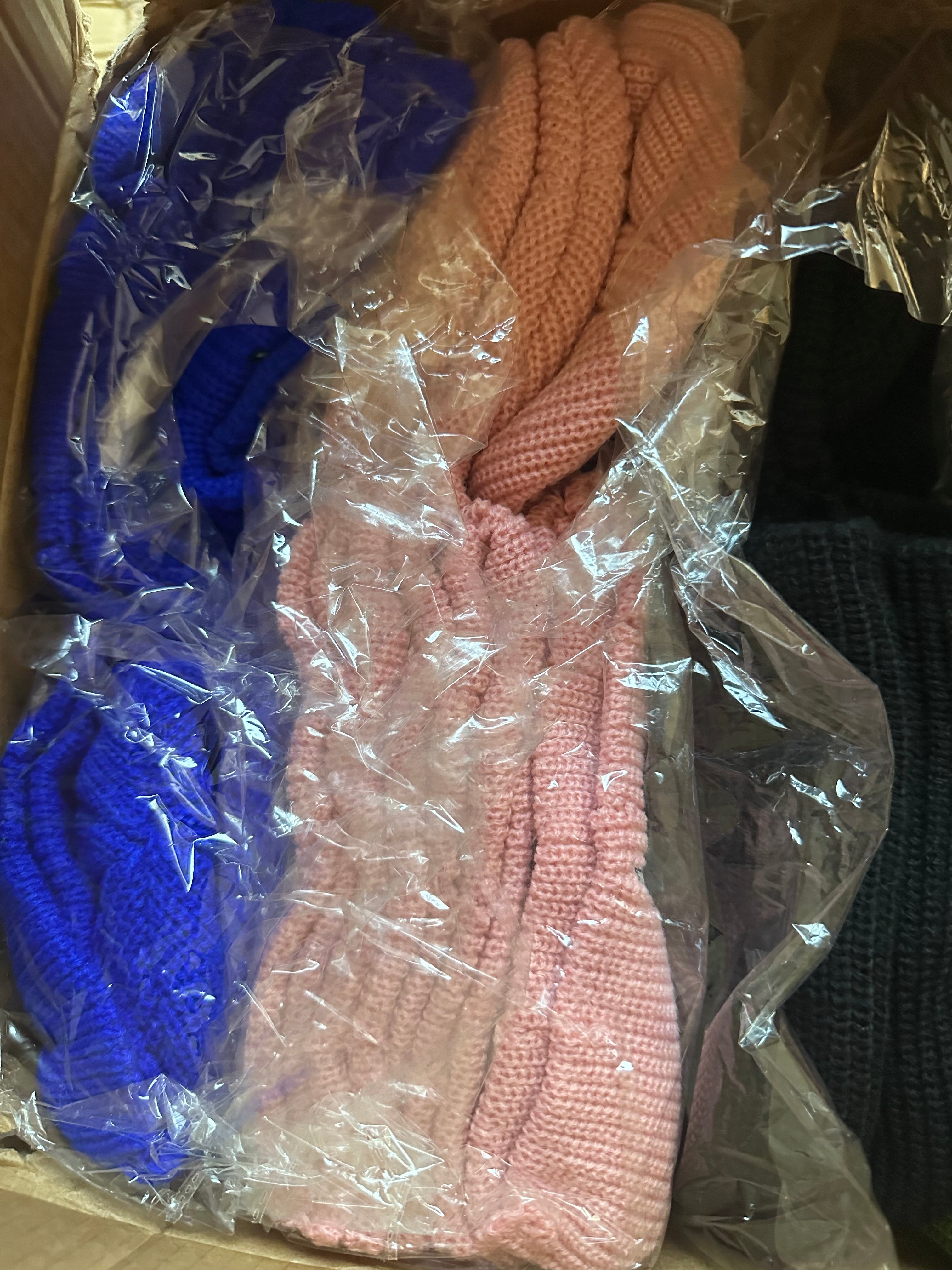 Deluxuri distressed beanie