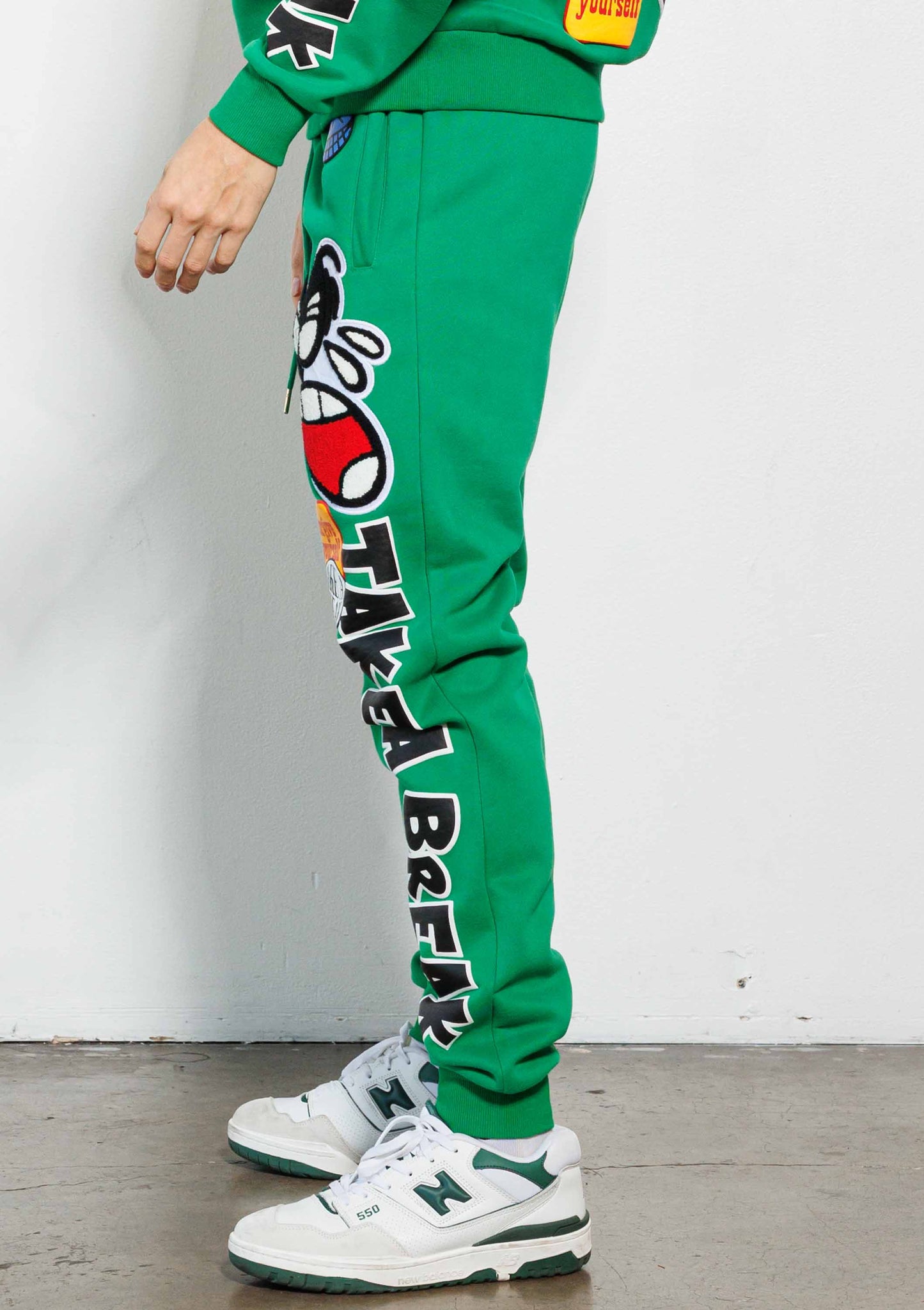 SPRING BREAK CHENILE PATCH GRAPHIC  JOGGER