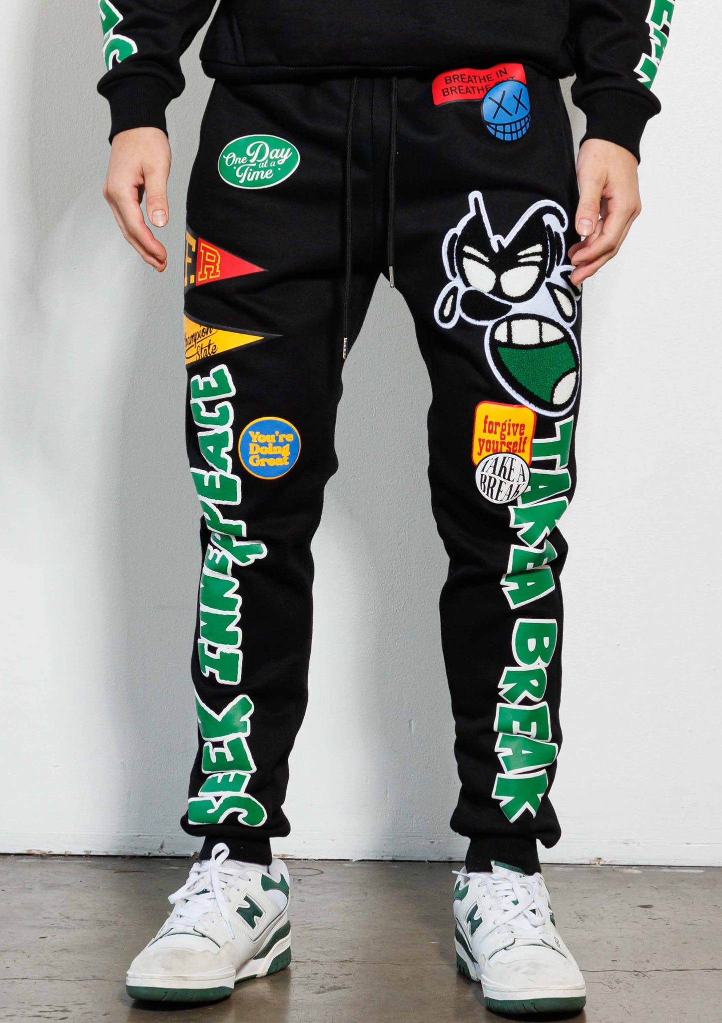 SPRING BREAK CHENILE PATCH GRAPHIC  JOGGER